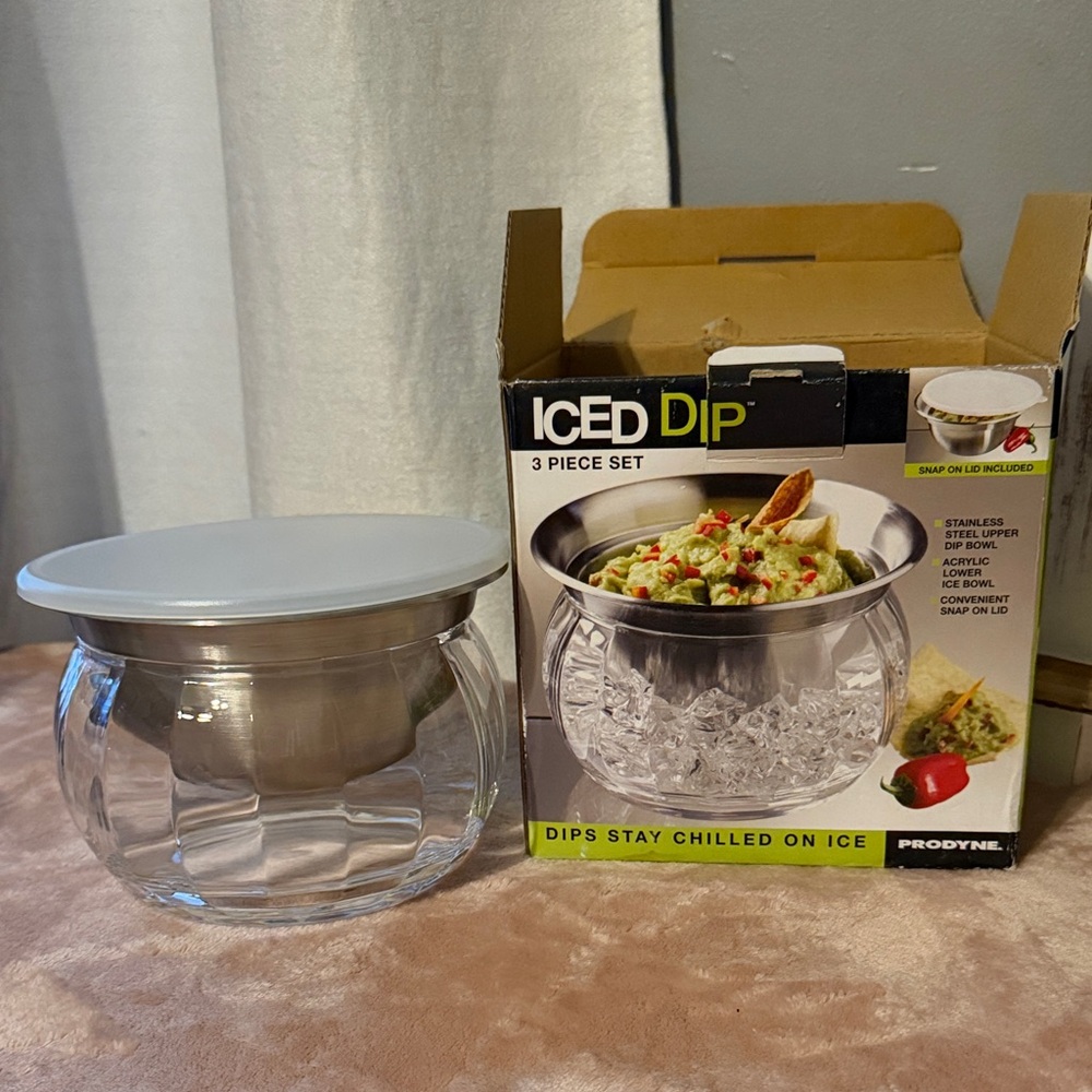 Iced Dip 3-Piece Chilled Dip Bowl with Lid - Silver & Clear